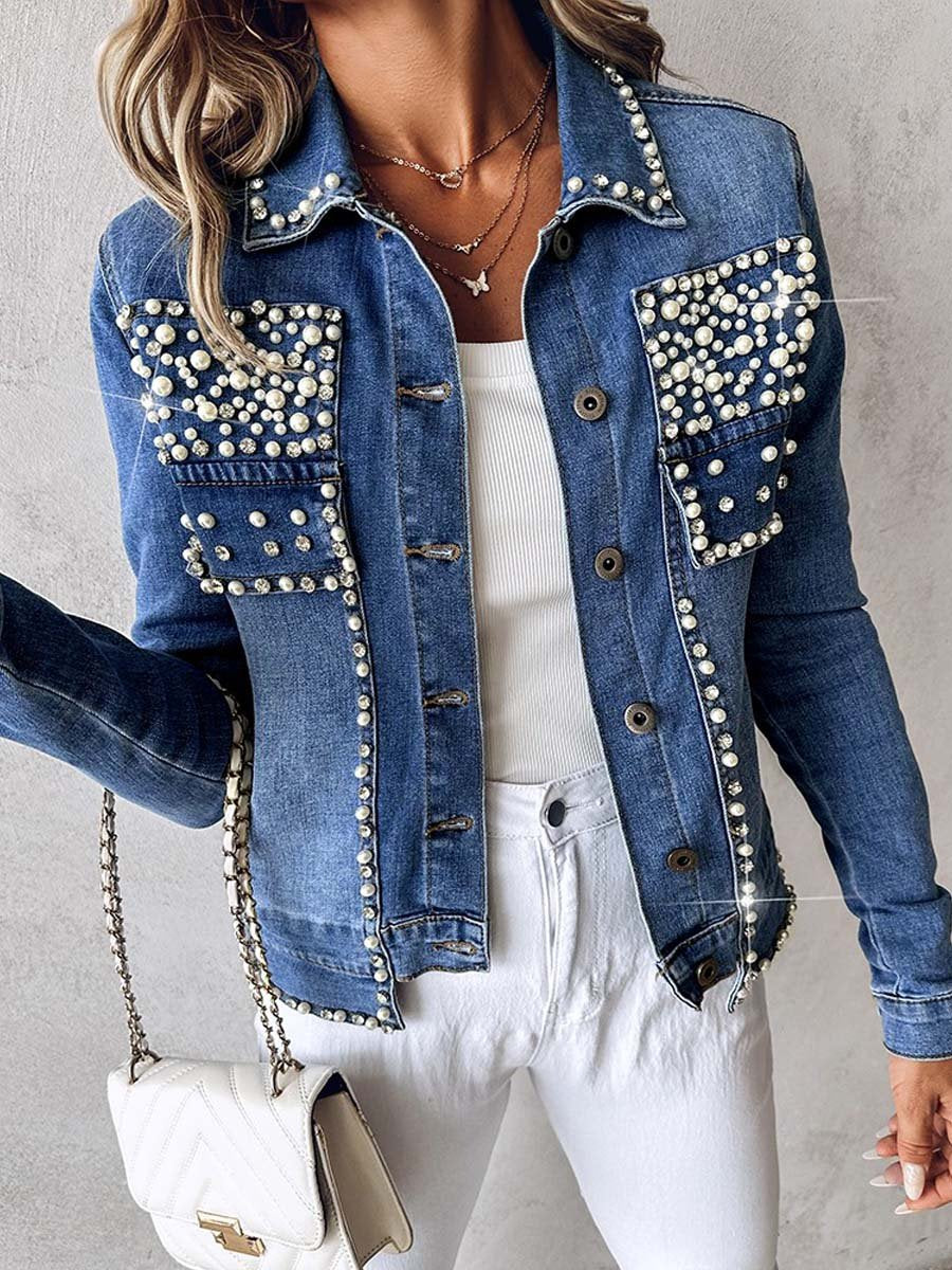 Veste en jean avec décoration en perles et strass 