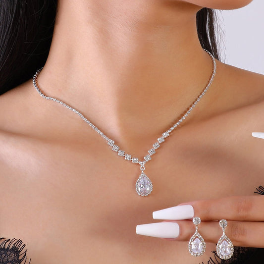 Ensemble de bijoux en cristal en forme de larme