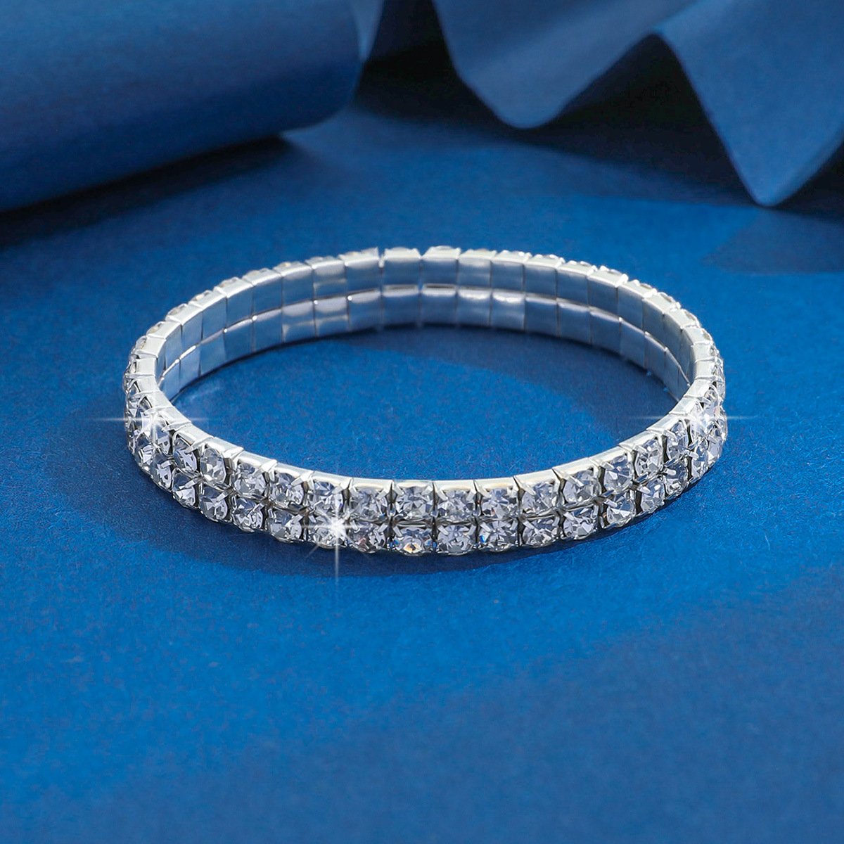 Elegante pulsera de diamantes con múltiples drenajes