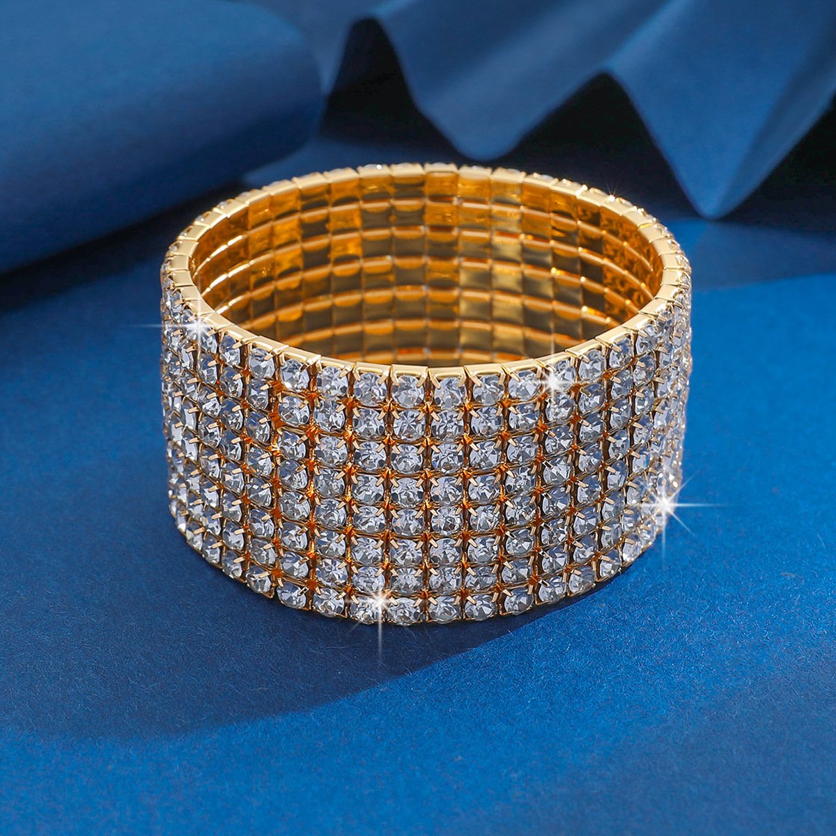 Elegante pulsera de diamantes con múltiples drenajes