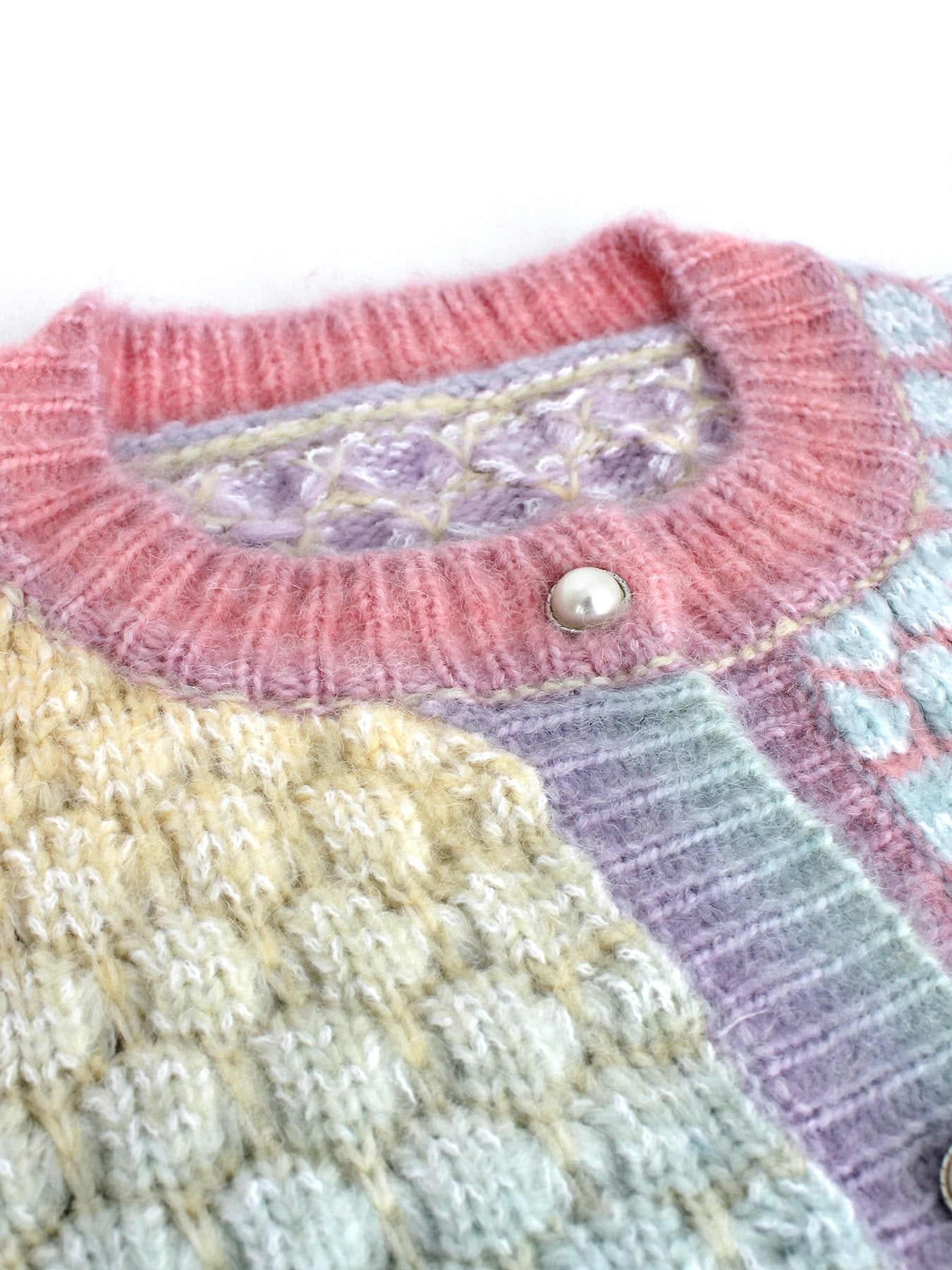 Joli cardigan en tricot coloré 