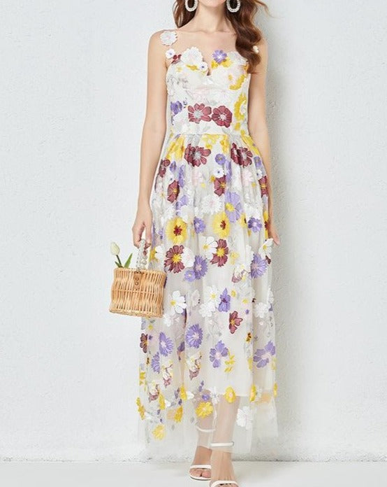 Vestido camisola con bordado floral