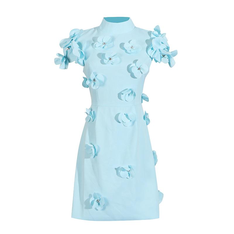 Vestido elegante con flores en 3D