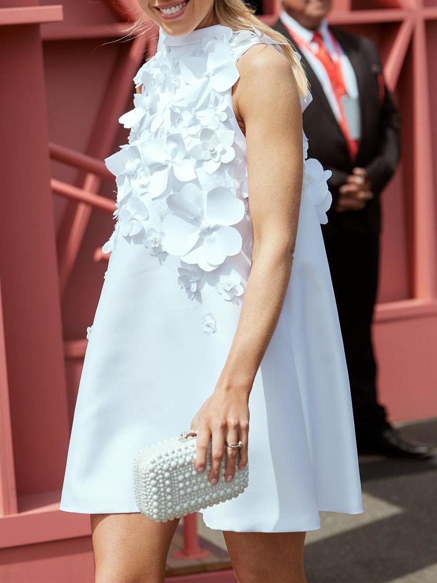 Vestido sin mangas con flores 3D y cuentas