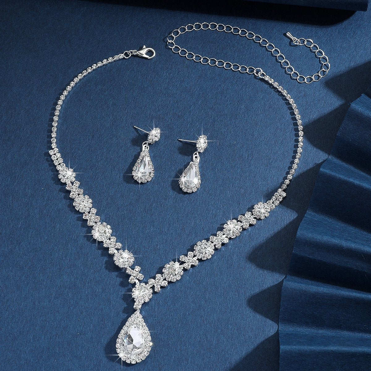 Silver Plated Stand Crystal Jewelry Set