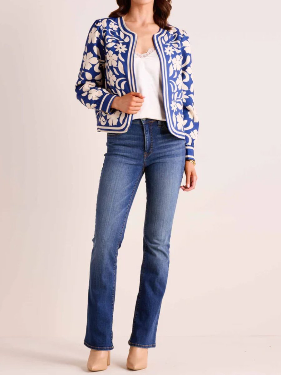 La chaqueta con estampado floral