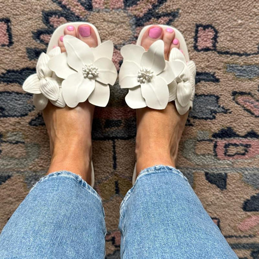 Sandalias elegantes con punta cuadrada y diseño floral para mujer