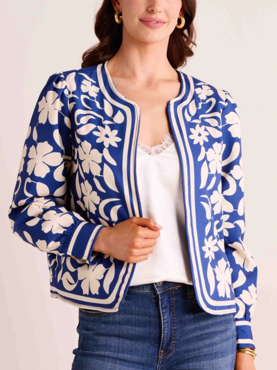 La chaqueta con estampado floral