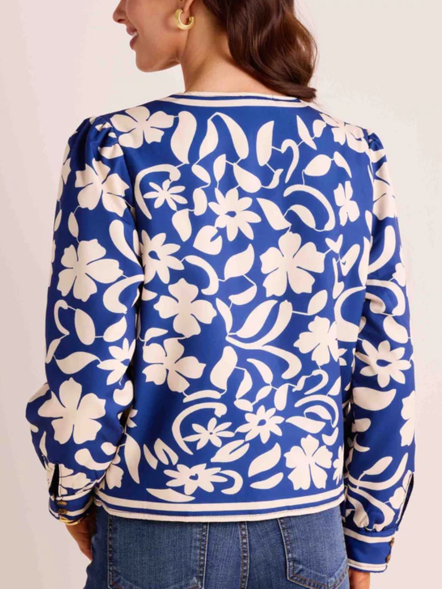 La chaqueta con estampado floral