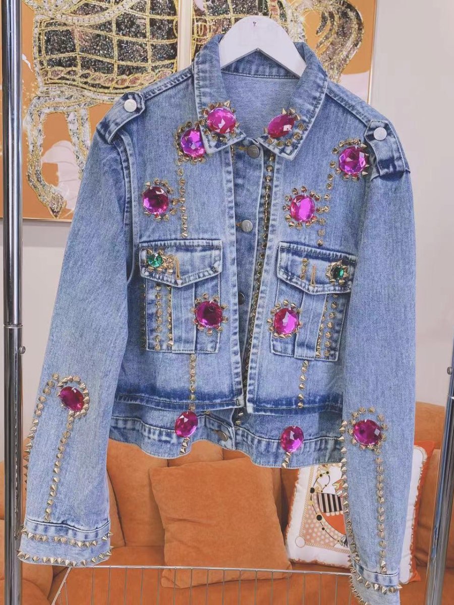 Veste en jean avec perles et strass 